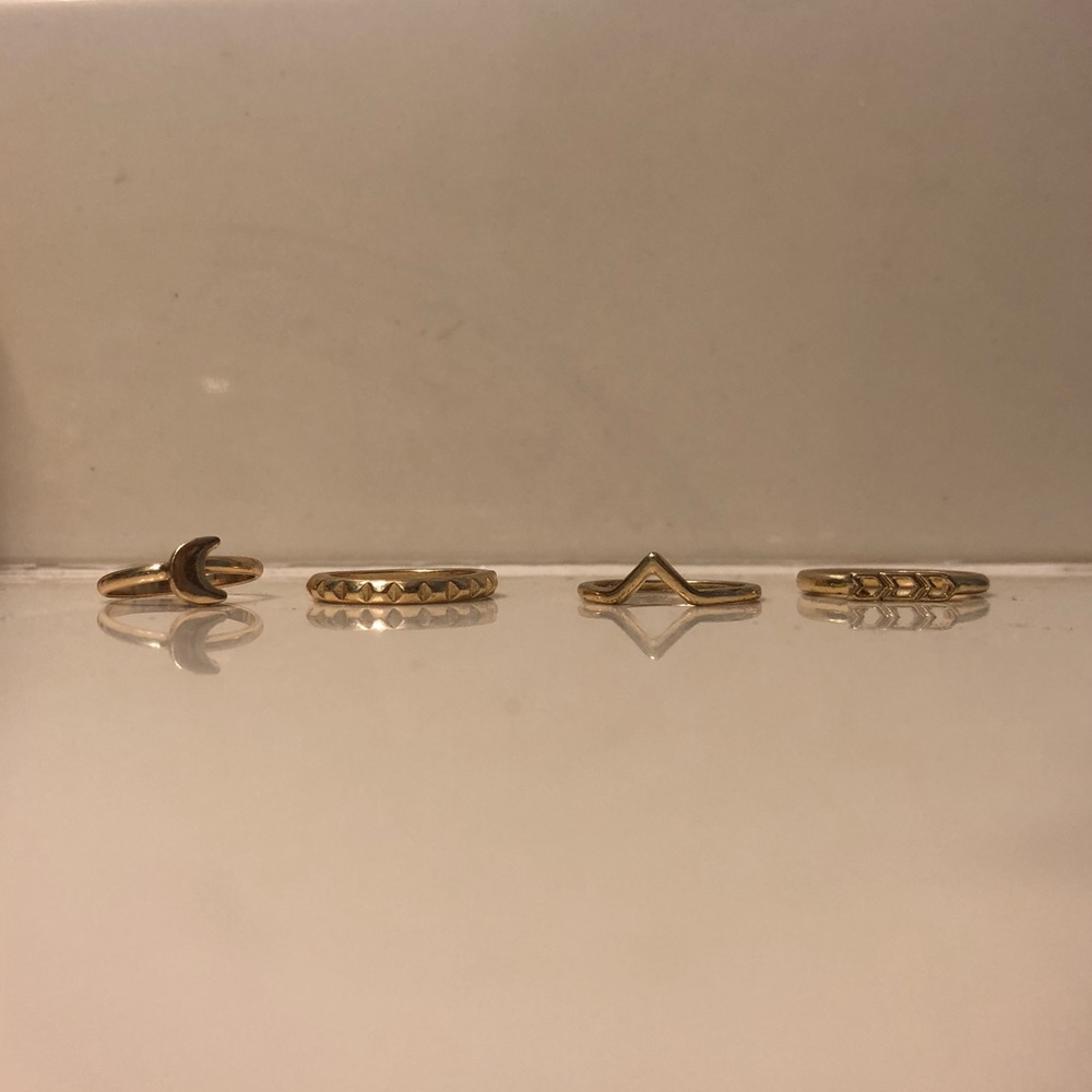 Set of 4 bohemian rings (gold)
